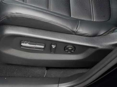 Used 2022 Honda CR-V Touring image 18