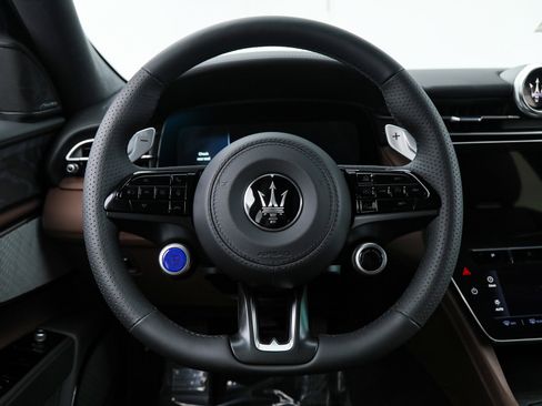 New 2025 Maserati Grecale GT image 16