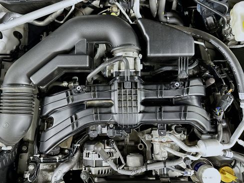 Used 2025 Subaru Forester Limited image 33