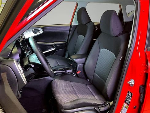 Used 2024 Kia Soul LX w/ Option Group 015 FWD image 21