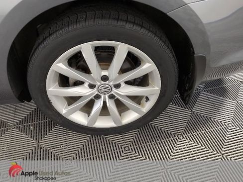 Used 2017 Volkswagen Golf SE FWD image 40