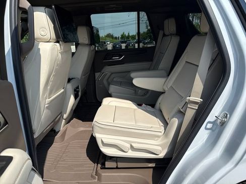 New 2026 GMC Yukon Denali w/ Denali Reserve Package AWD/4WD image 14