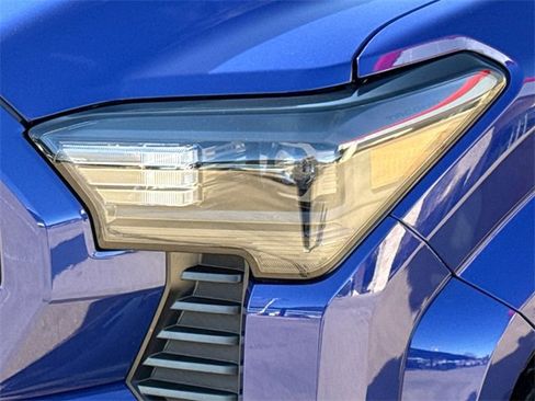 Used 2025 Toyota Tacoma SR5 image 4