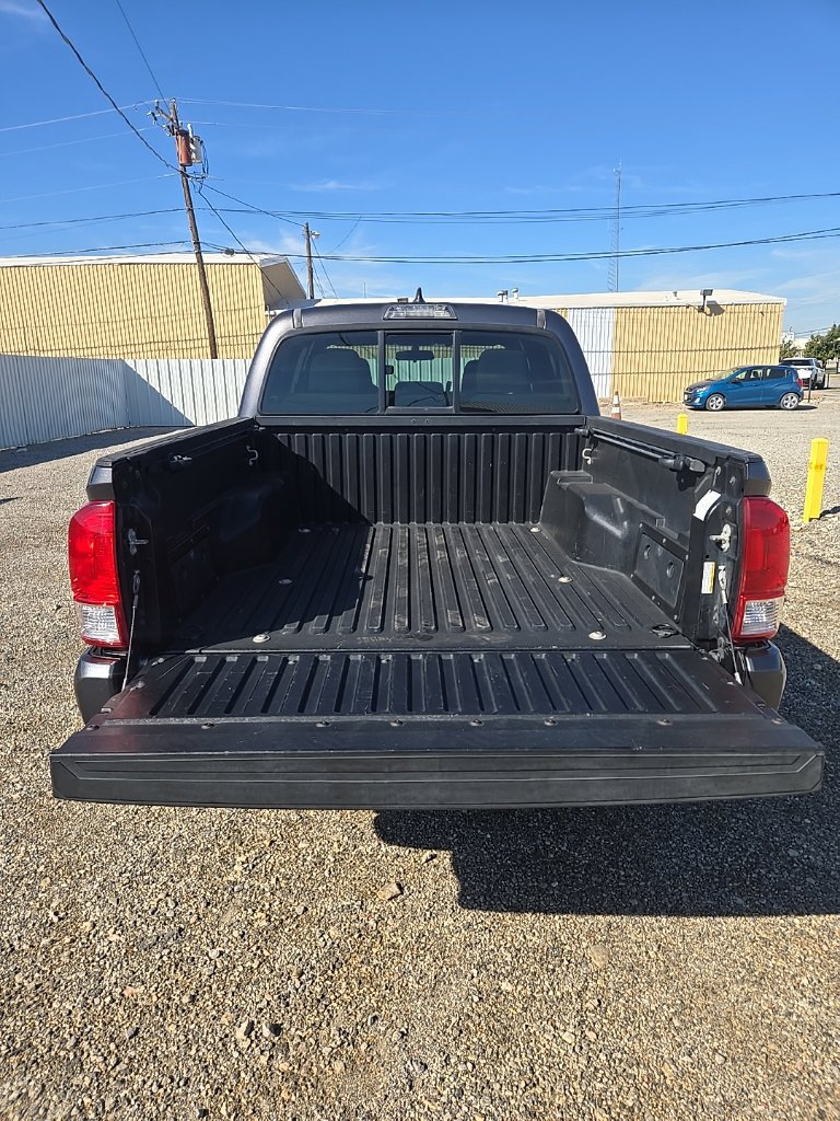 Used 2017 Toyota Tacoma SR w/ SR Convenience Package RWD image 5