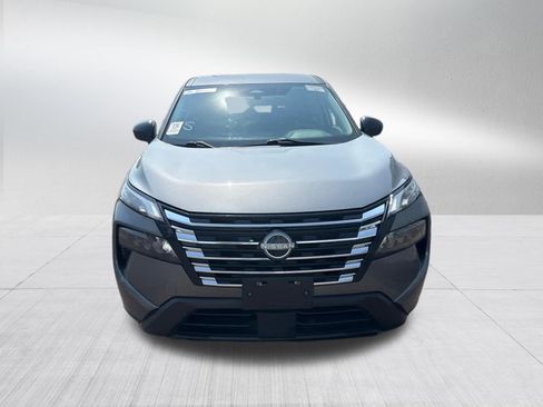 Used 2024 Nissan Rogue S AWD/4WD image 2