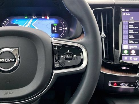 Certified 2023 Volvo XC60 T8 Ultimate w/ Climate Package AWD/4WD image 24