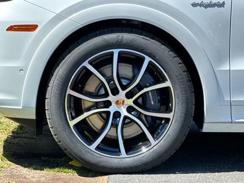 New 2026 Porsche Cayenne E-Hybrid AWD/4WD image 32