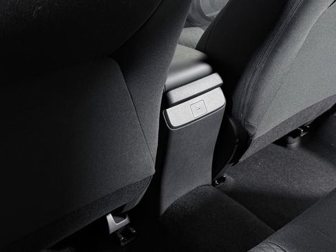 Certified 2026 Nissan Sentra SV w/ SV Convenience Package FWD image 30