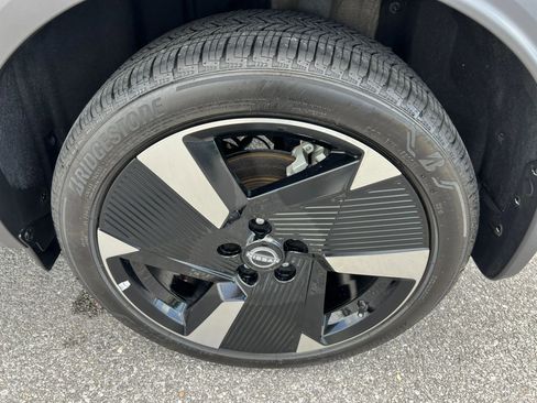 Used 2025 Nissan Kicks SR w/ Illumination Package image 32