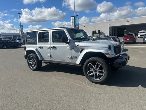 Used 2024 Jeep Wrangler Unlimited w/ Convenience Group image 2