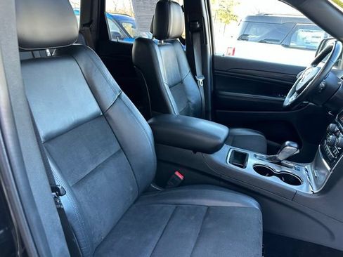 Used 2021 Jeep Grand Cherokee Laredo X AWD/4WD image 12