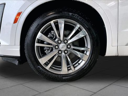 Used 2021 Cadillac XT6 Premium Luxury FWD image 10