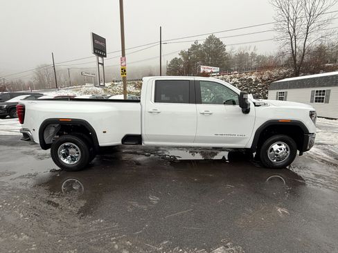 New 2026 GMC Sierra 3500 SLE w/ Preferred Package image 6