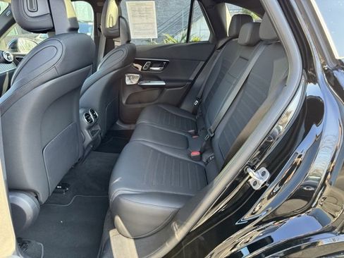 Used 2025 Mercedes-Benz GLC 300 4MATIC image 13