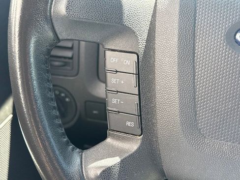 Used 2010 Ford Escape XLT AWD/4WD image 17