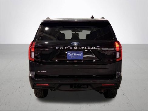 Used 2025 Ford Expedition Active image 11