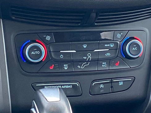 Used 2019 Ford Escape SEL image 11