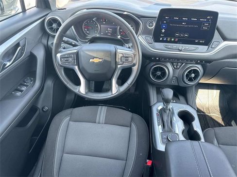 Used 2025 Chevrolet Blazer LT w/ Convenience Package image 19