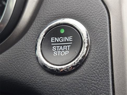 Used 2020 Ford Fusion SE image 16