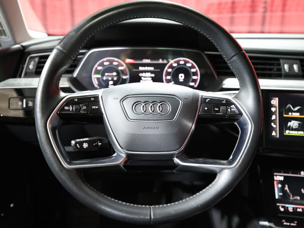 Used 2021 Audi e-tron Premium Plus w/ Premium Plus Package AWD/4WD image 17