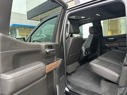 Used 2019 Chevrolet Silverado 1500 High Country w/ Technology Package image 16