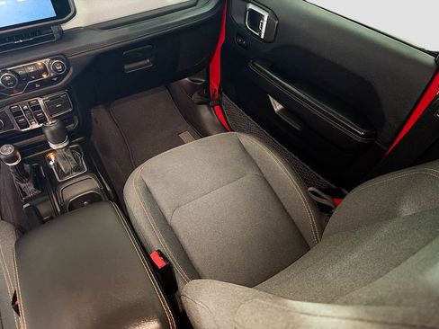 Used 2025 Jeep Wrangler Unlimited Sahara image 26