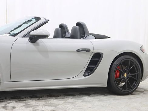 Used 2018 Porsche 718 Boxster S image 5