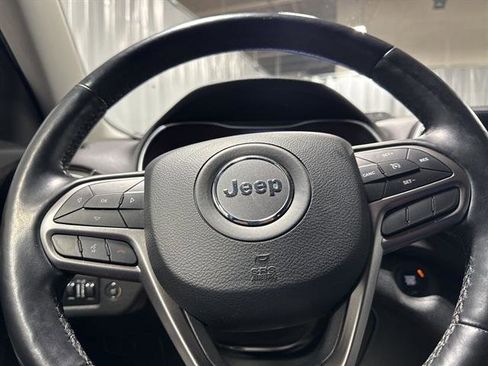 Used 2020 Jeep Cherokee Limited image 17