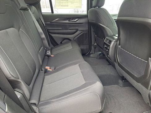 New 2025 Jeep Grand Cherokee Laredo X image 5