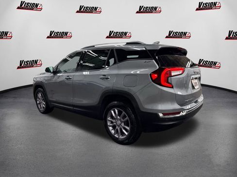 Used 2024 GMC Terrain SLT image 7