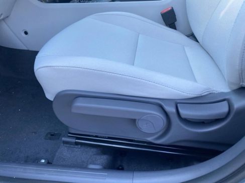 New 2026 Hyundai Kona SE FWD image 15