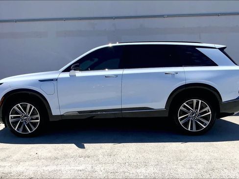 Used 2026 Cadillac Vistiq Sport AWD/4WD image 3