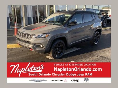 Used 2024 Jeep Compass Trailhawk image 1