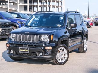 Used 2022 Jeep Renegade Latitude image 1