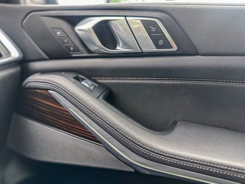 Used 2024 BMW X7 xDrive40i image 24