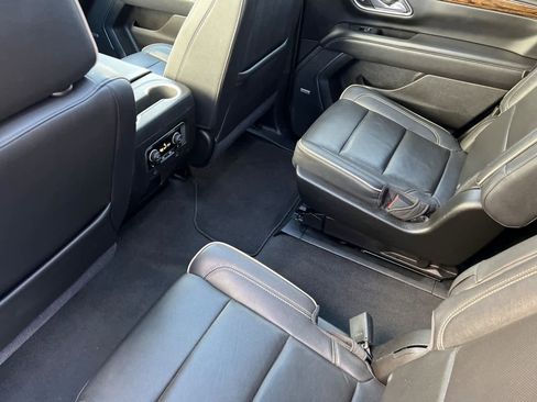 Used 2021 Chevrolet Tahoe Premier w/ Premium Package AWD/4WD image 4