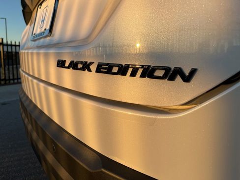 Used 2025 Honda Pilot Black Edition image 9