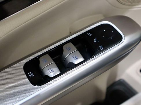 Used 2023 Mercedes-Benz GLC 300 4MATIC image 23