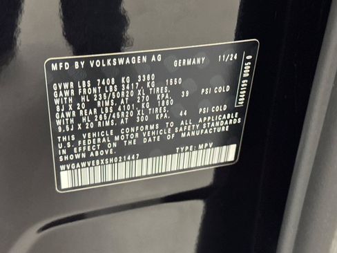 New 2025 Volkswagen ID. Buzz Pro S RWD image 28