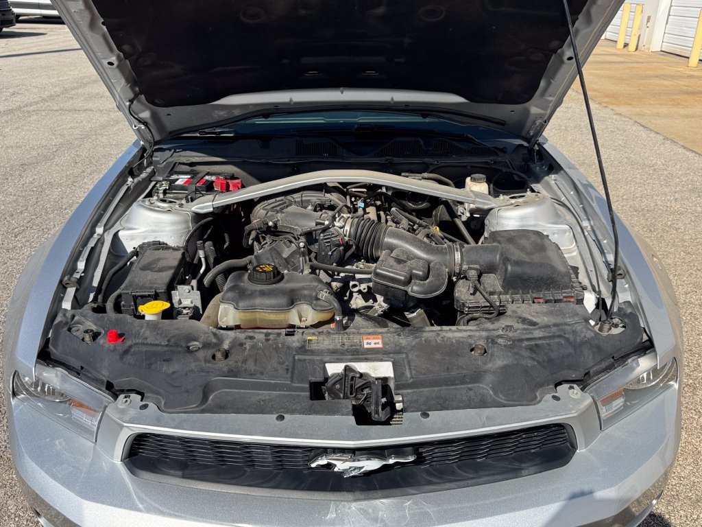 Used 2012 Ford Mustang Convertible RWD image 13