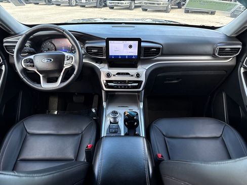 Used 2023 Ford Explorer XLT w/ Equipment Group 202A image 5