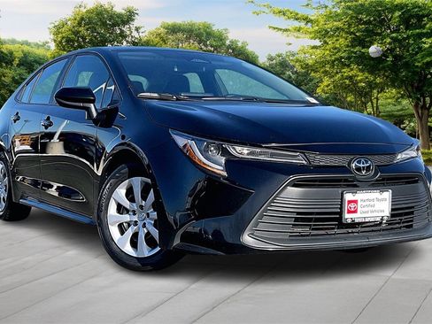 Certified 2024 Toyota Corolla LE image 1