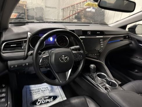 Used 2020 Toyota Camry XSE image 15