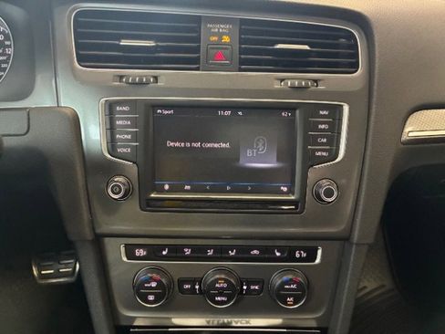 Used 2017 Volkswagen Golf Alltrack SE image 24