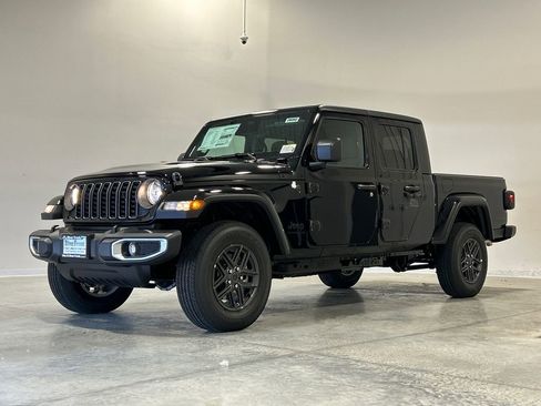 New 2026 Jeep Gladiator Sport image 2