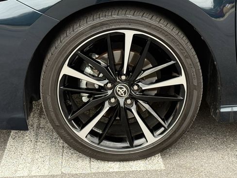 Used 2020 Toyota Camry XSE image 9