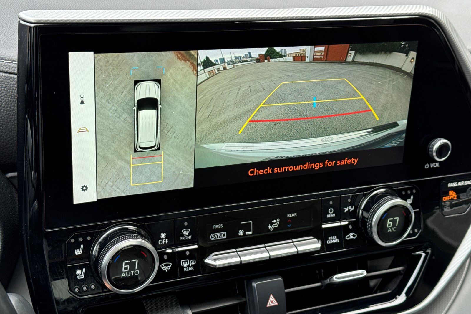 Used 2023 Toyota Highlander Platinum FWD image 25