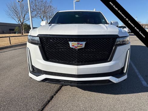 Used 2022 Cadillac Escalade ESV Sport w/ Touring Package image 2