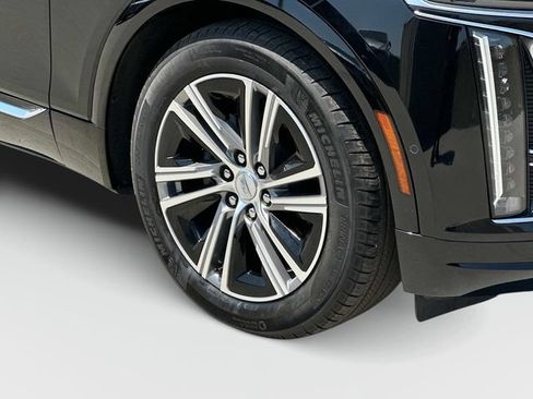 Certified 2024 Cadillac Lyriq Luxury w/ LPO, Floor Liner Package AWD/4WD image 29