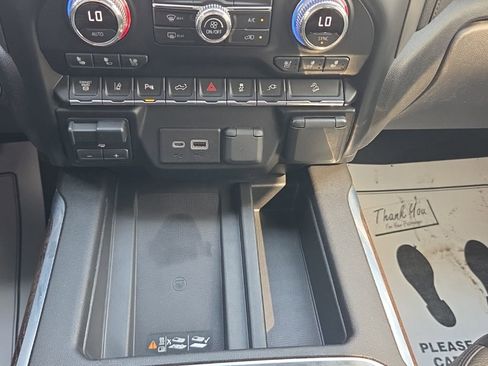 Used 2021 GMC Sierra 2500 Denali w/ Denali Ultimate Package AWD/4WD image 39